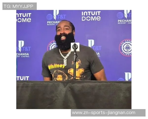 哈登赞范甘迪定制文化衫展现疯狂热情全力支持球队 哈登赞范甘迪定制文化衫展现疯狂热情全力支持球队