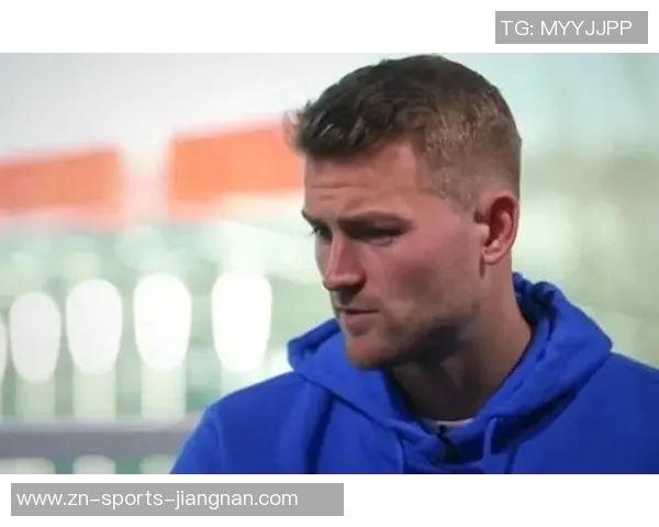 曼联官方盛赞德里赫特本赛季唯一全勤球员展现出色表现 曼联官方盛赞德里赫特本赛季唯一全勤球员展现出色表现